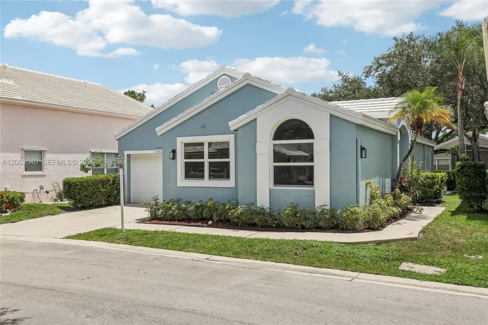 9613 NW 8th Cir Plantation, FL 33324