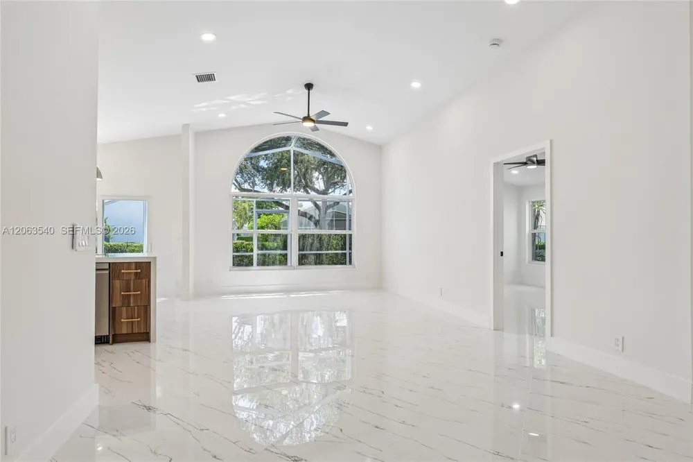 9613 NW 8th Cir Plantation, FL 33324