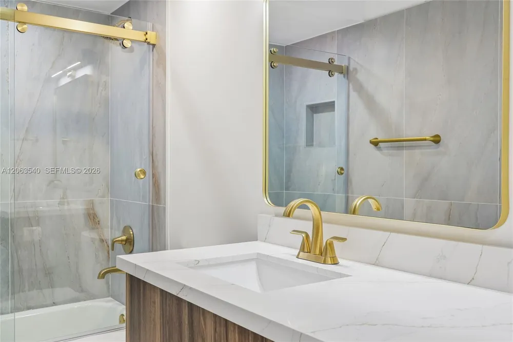 9613 NW 8th Cir Plantation, FL 33324