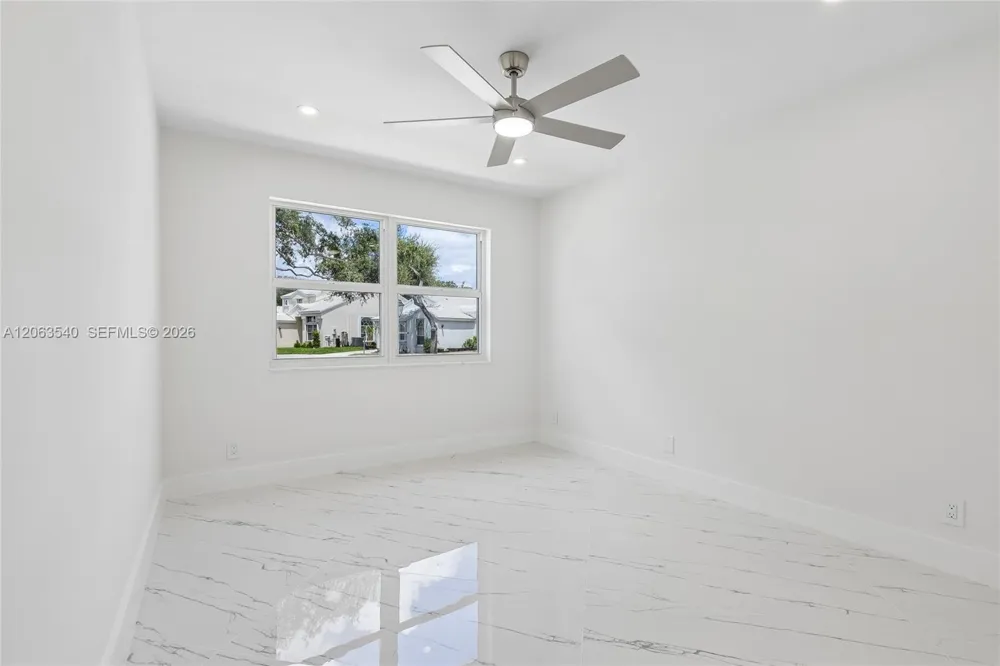 9613 NW 8th Cir Plantation, FL 33324