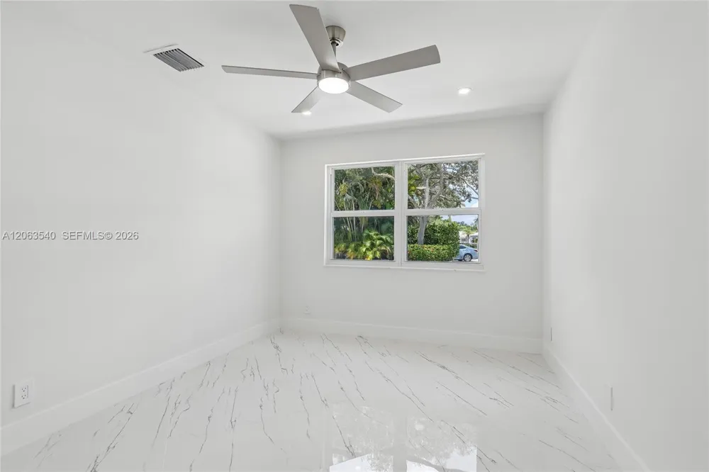 9613 NW 8th Cir Plantation, FL 33324
