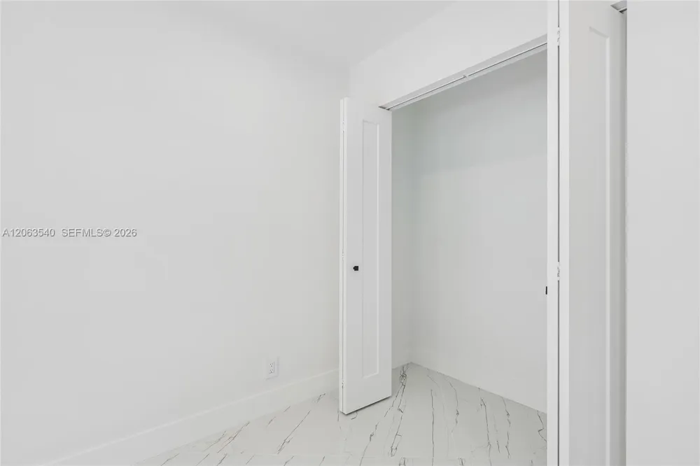 9613 NW 8th Cir Plantation, FL 33324