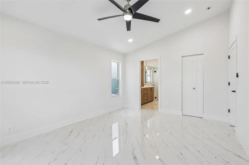 9613 NW 8th Cir Plantation, FL 33324