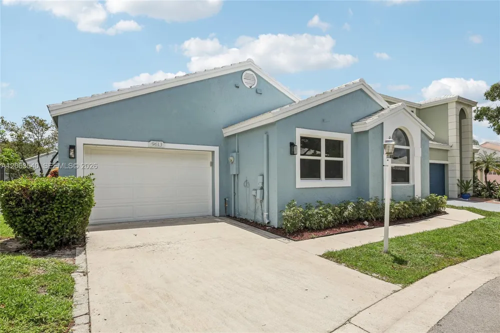 9613 NW 8th Cir Plantation, FL 33324