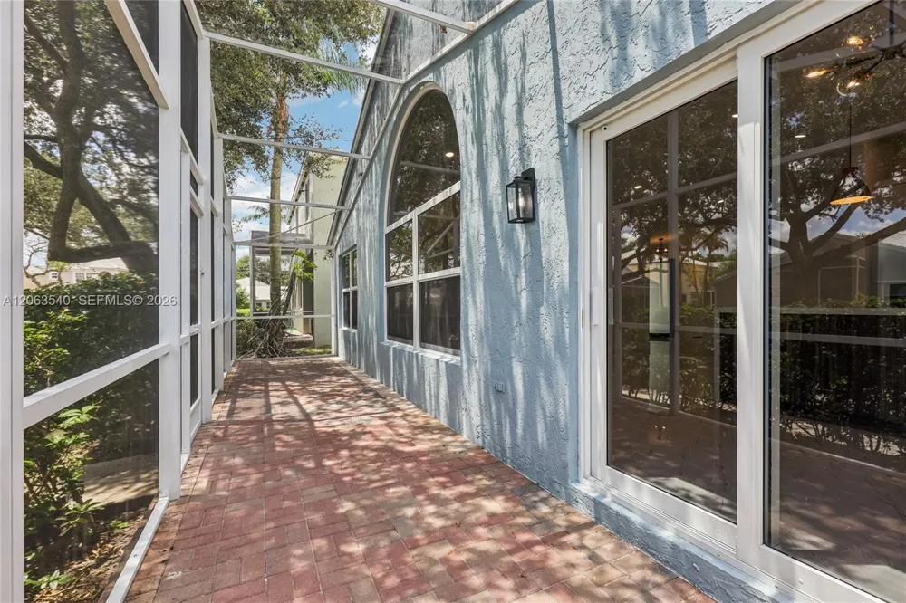 9613 NW 8th Cir Plantation, FL 33324
