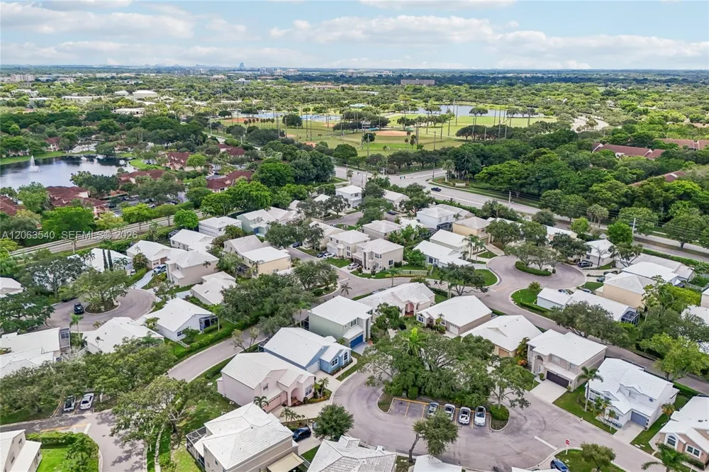9613 NW 8th Cir Plantation, FL 33324