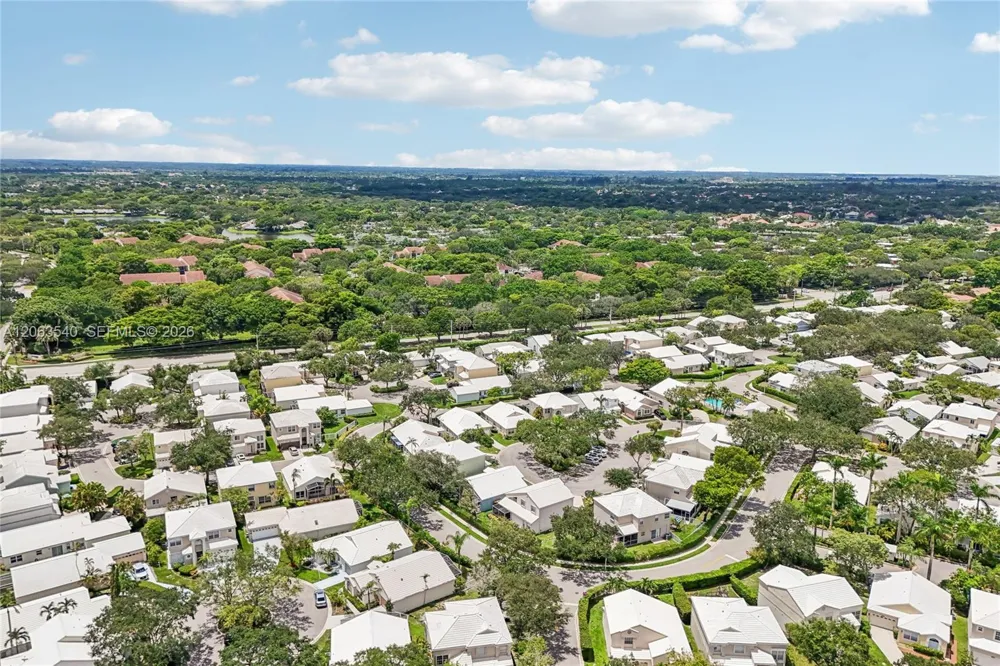 9613 NW 8th Cir Plantation, FL 33324