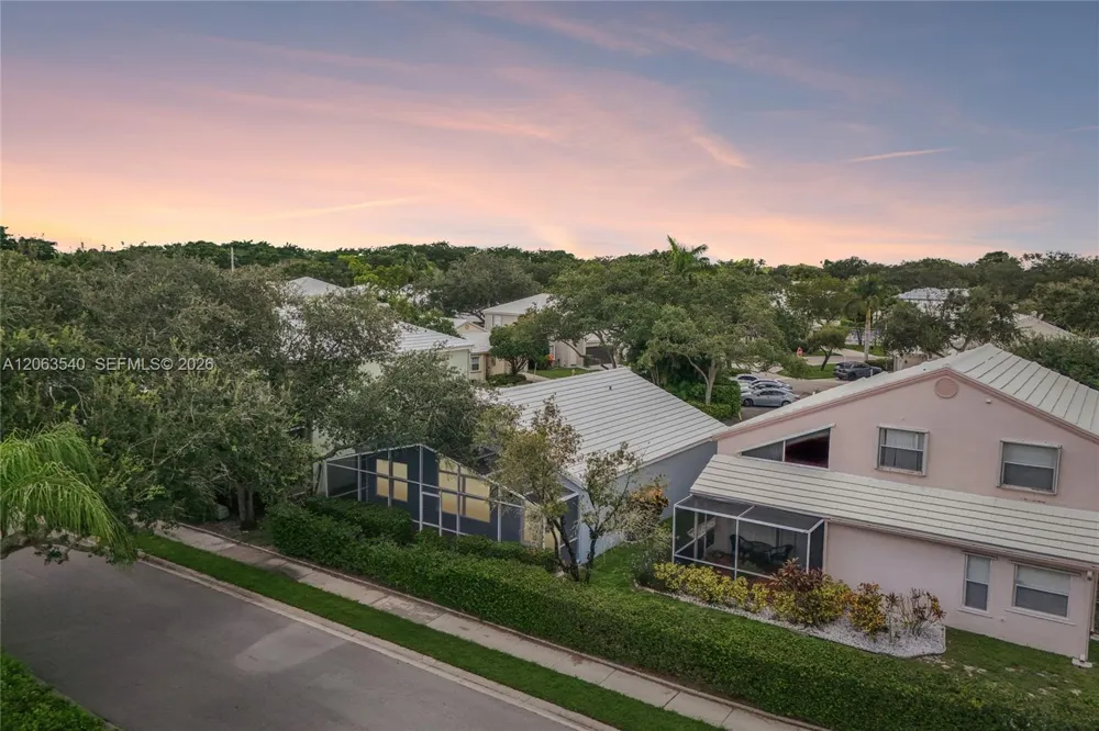 9613 NW 8th Cir Plantation, FL 33324