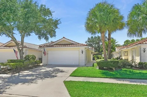 8016 SE Peppercorn Court