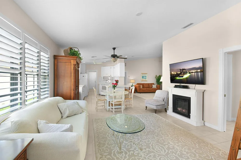 8016 SE Peppercorn Court Hobe Sound, FL 33455