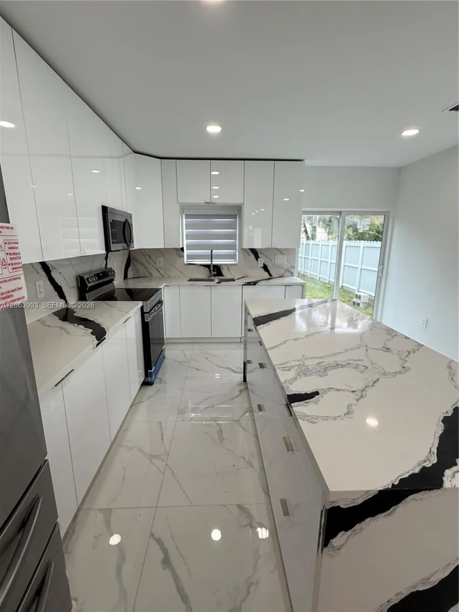 2100 NW 102nd St #1 Miami, FL 33147