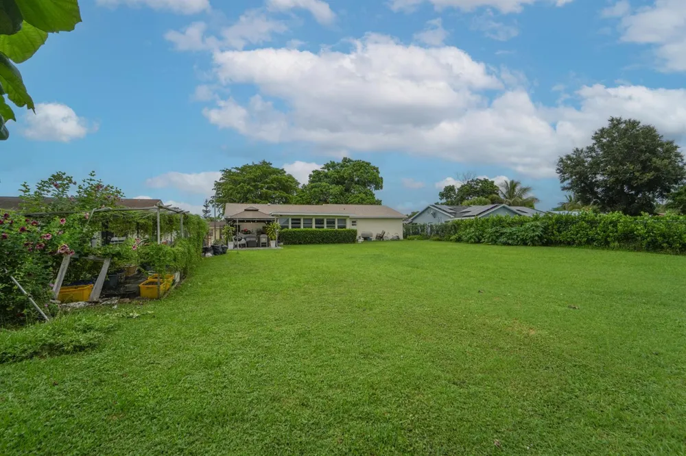 278 SANDPIPER AVENUE Royal Palm Beach, FL 33411