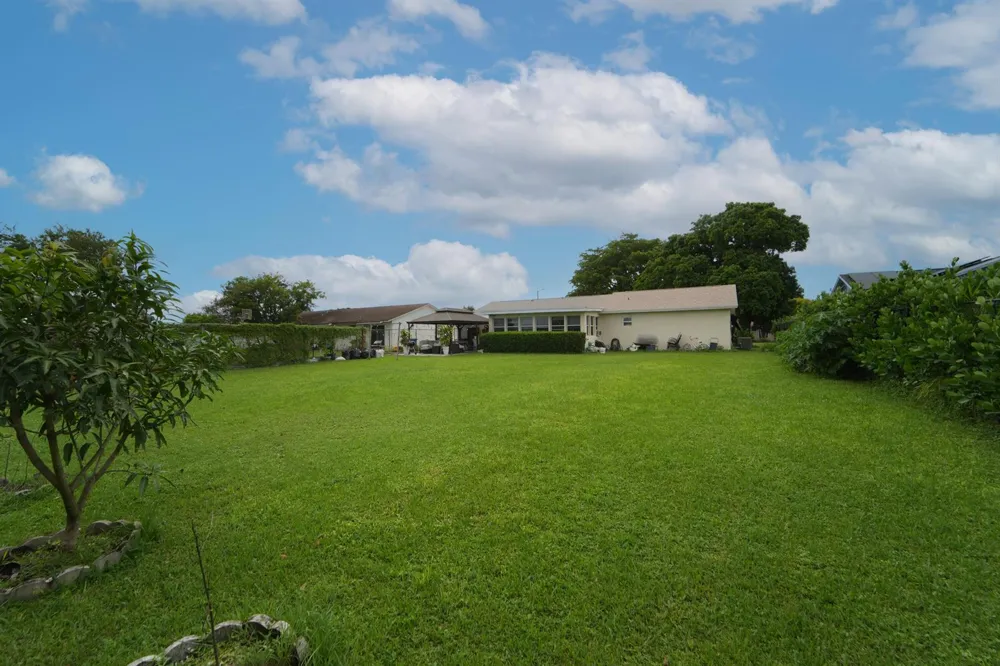 278 SANDPIPER AVENUE Royal Palm Beach, FL 33411