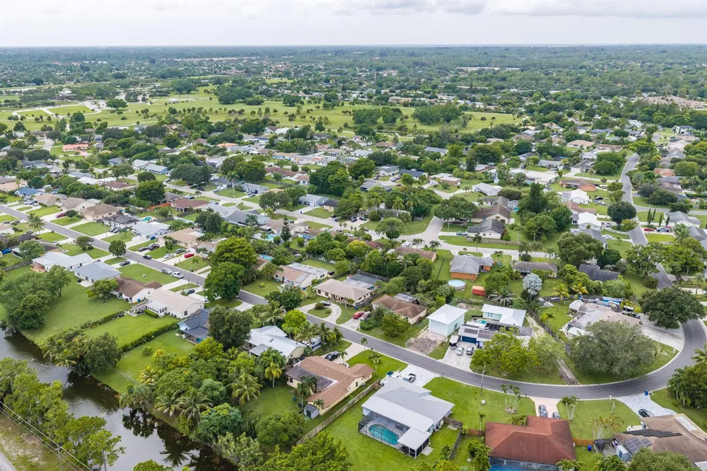 278 SANDPIPER AVENUE Royal Palm Beach, FL 33411