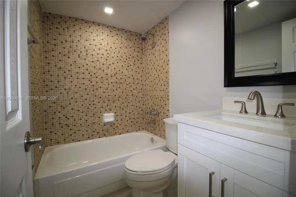 8701 SW 141st St #K6 Palmetto Bay, FL 33176