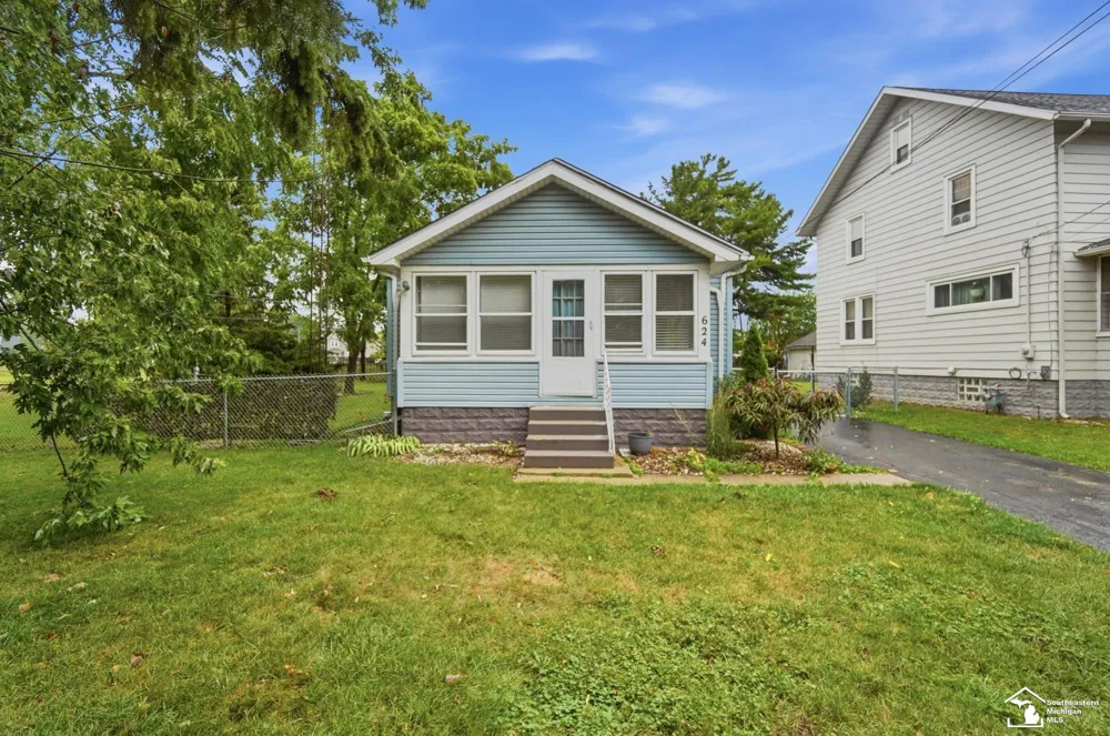 624 Palmwood Avenue Monroe City, MI 48161