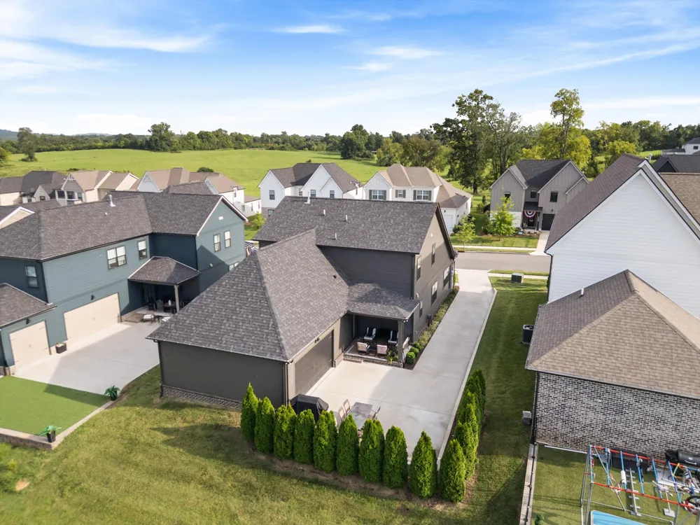 3312 Longport Ln Thompsons Station, TN 37179