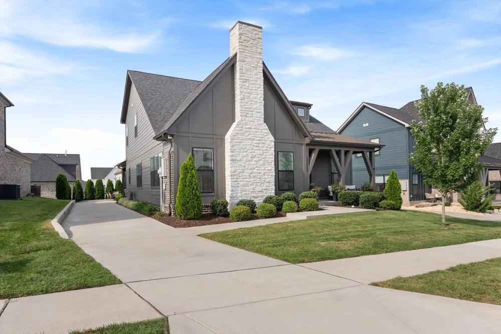 3312 Longport Ln Thompsons Station, TN 37179