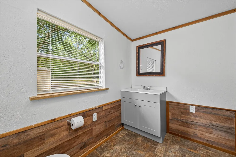 450 Dove Creek Dr Coldspring, TX 77331