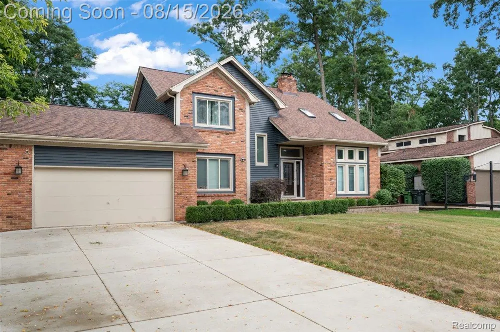 48952 Forest Drive Shelby Charter Township, MI 48317