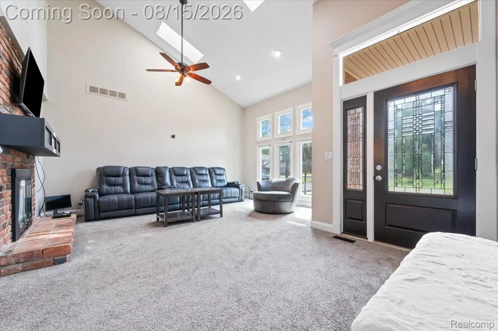 48952 Forest Drive Shelby Charter Township, MI 48317