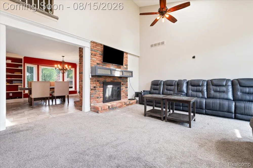 48952 Forest Drive Shelby Charter Township, MI 48317