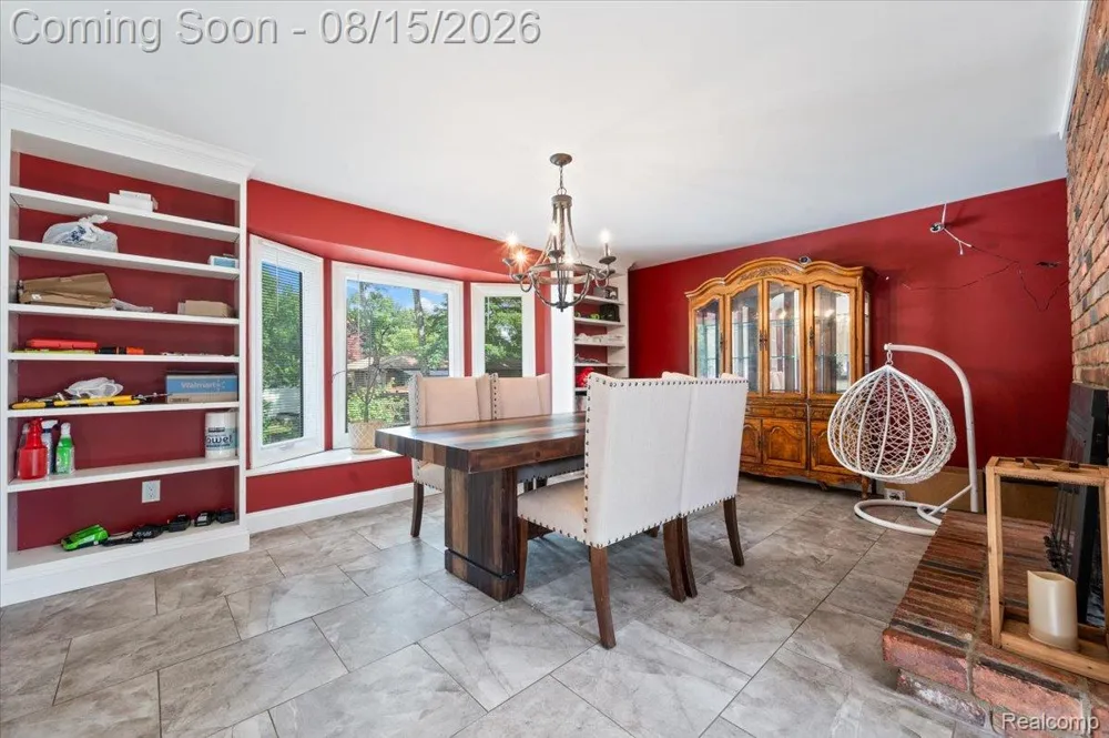 48952 Forest Drive Shelby Charter Township, MI 48317