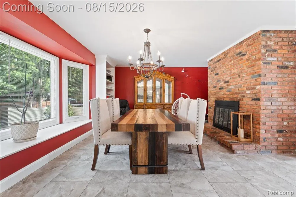 48952 Forest Drive Shelby Charter Township, MI 48317