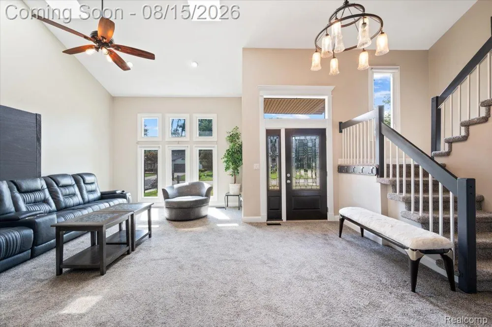 48952 Forest Drive Shelby Charter Township, MI 48317