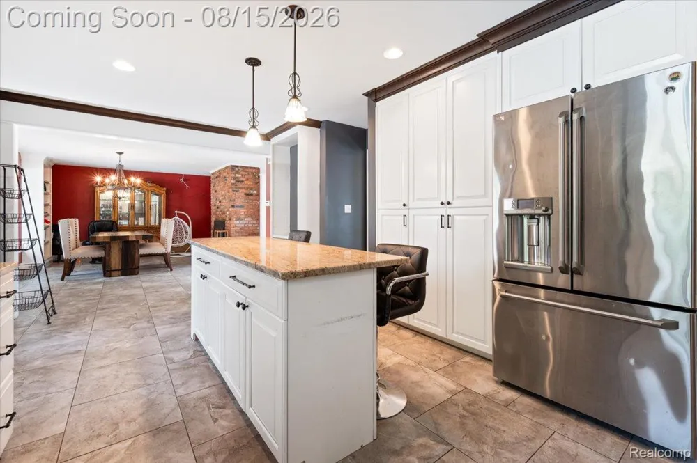48952 Forest Drive Shelby Charter Township, MI 48317