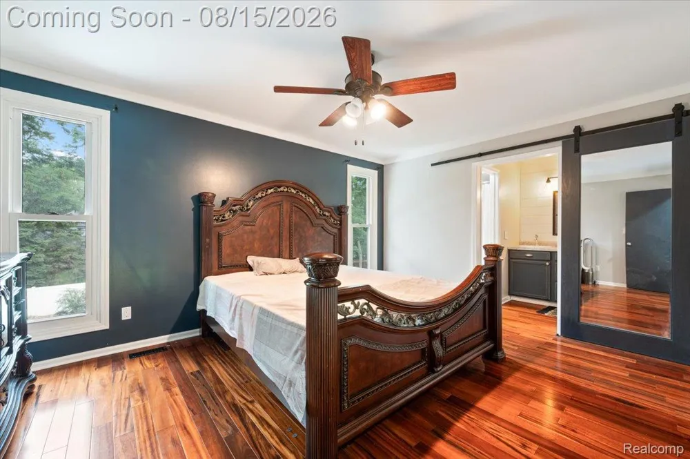 48952 Forest Drive Shelby Charter Township, MI 48317