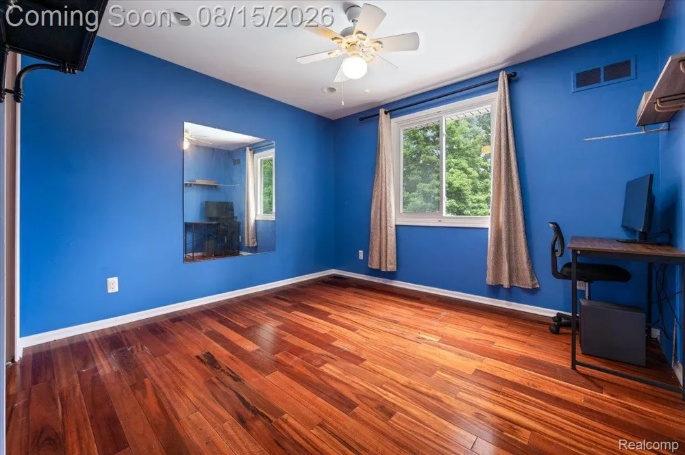 48952 Forest Drive Shelby Charter Township, MI 48317