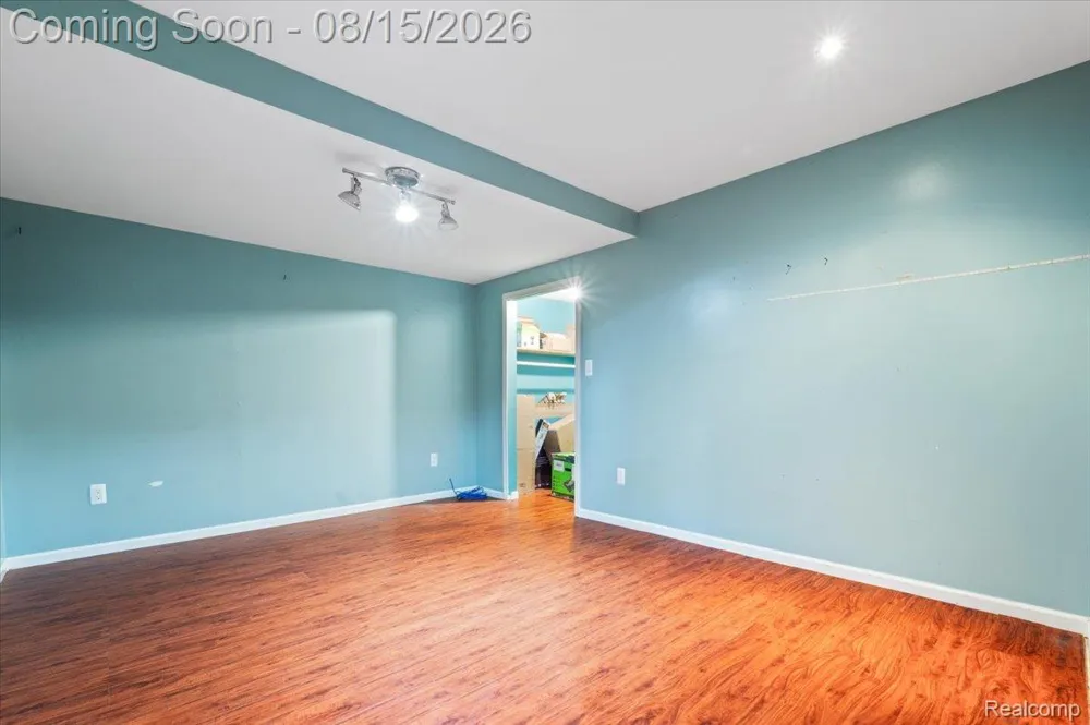 48952 Forest Drive Shelby Charter Township, MI 48317