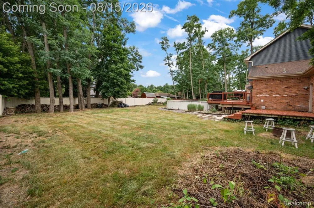 48952 Forest Drive Shelby Charter Township, MI 48317