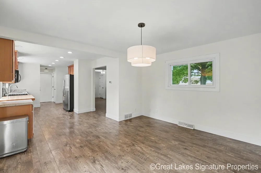 8282 Courtland Drive NE Cannon Township, MI 49341