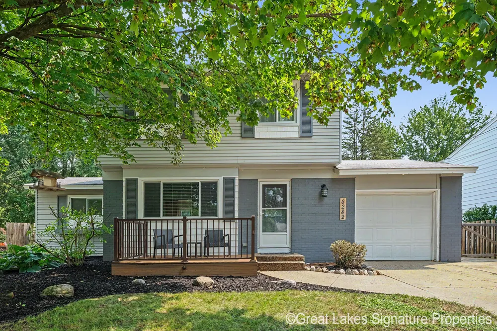 8282 Courtland Drive NE Cannon Township, MI 49341