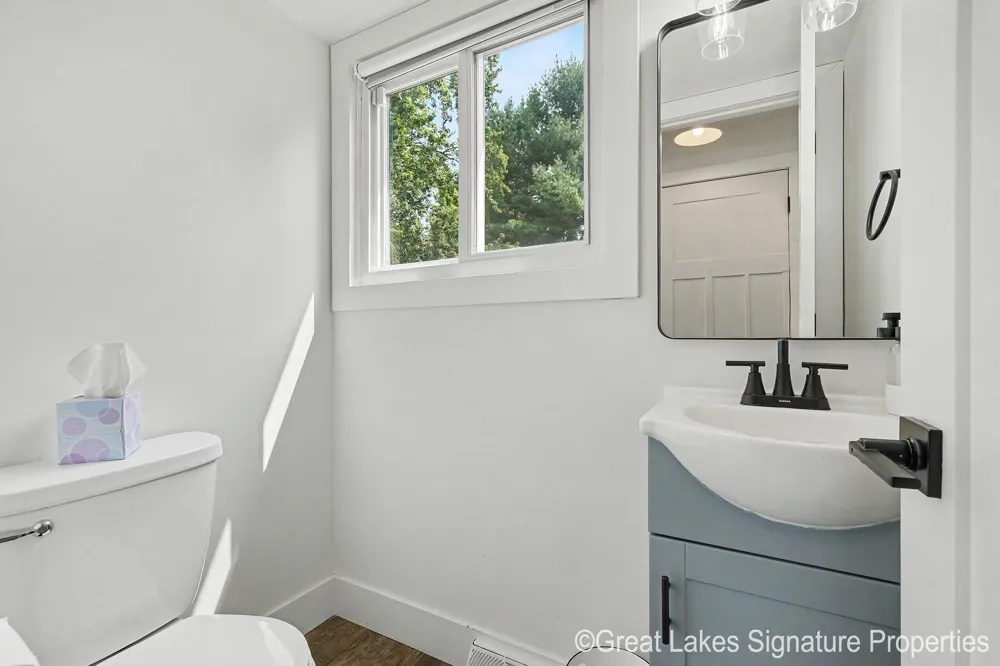 8282 Courtland Drive NE Cannon Township, MI 49341