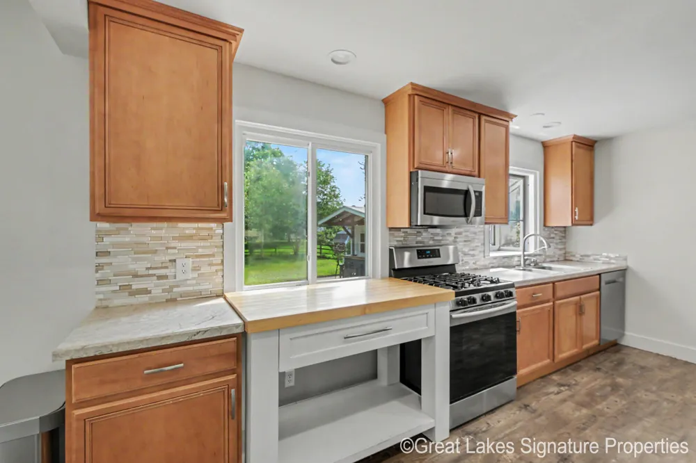 8282 Courtland Drive NE Cannon Township, MI 49341