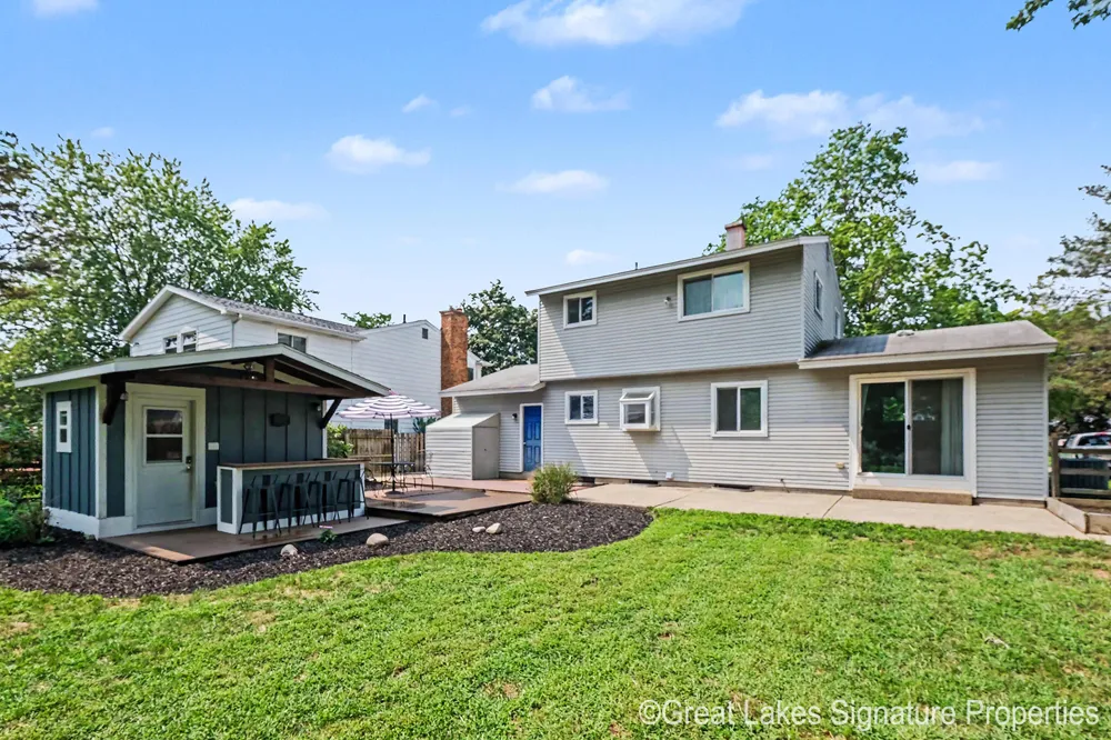 8282 Courtland Drive NE Cannon Township, MI 49341