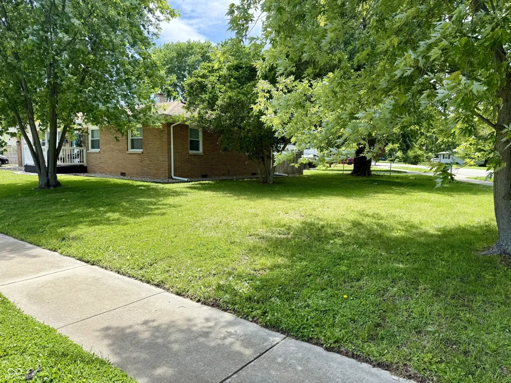 202 Wayside Drive Plainfield, IN 46168