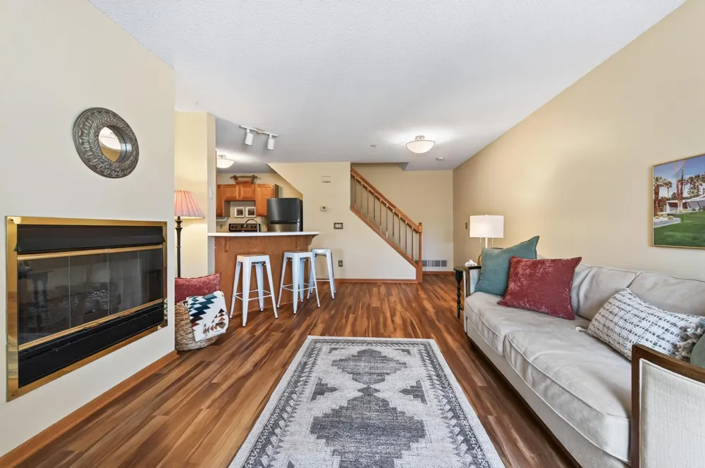 493 Marshland Trail Chanhassen, MN 55317