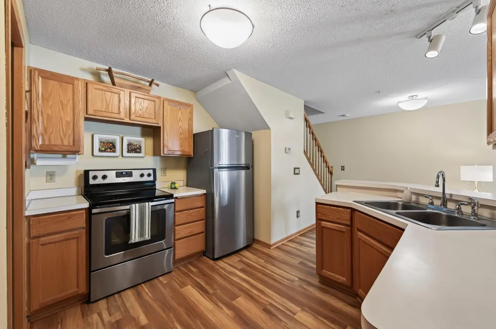 493 Marshland Trail Chanhassen, MN 55317
