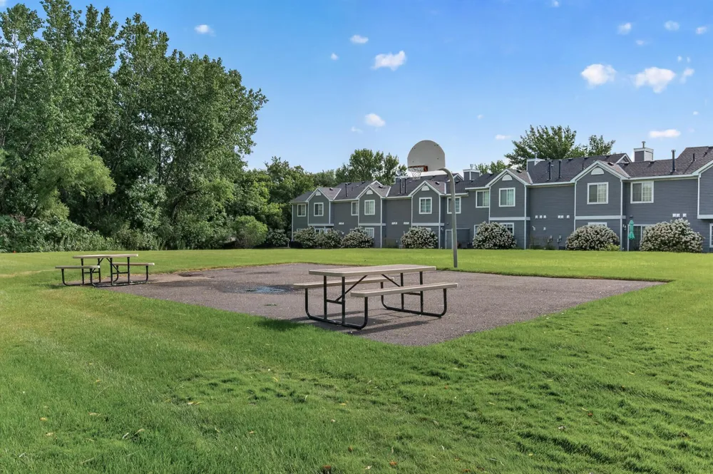 493 Marshland Trail Chanhassen, MN 55317