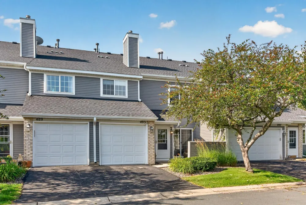 493 Marshland Trail Chanhassen, MN 55317