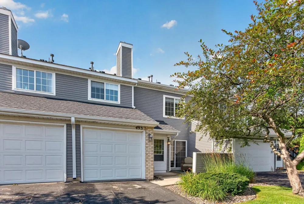 493 Marshland Trail Chanhassen, MN 55317
