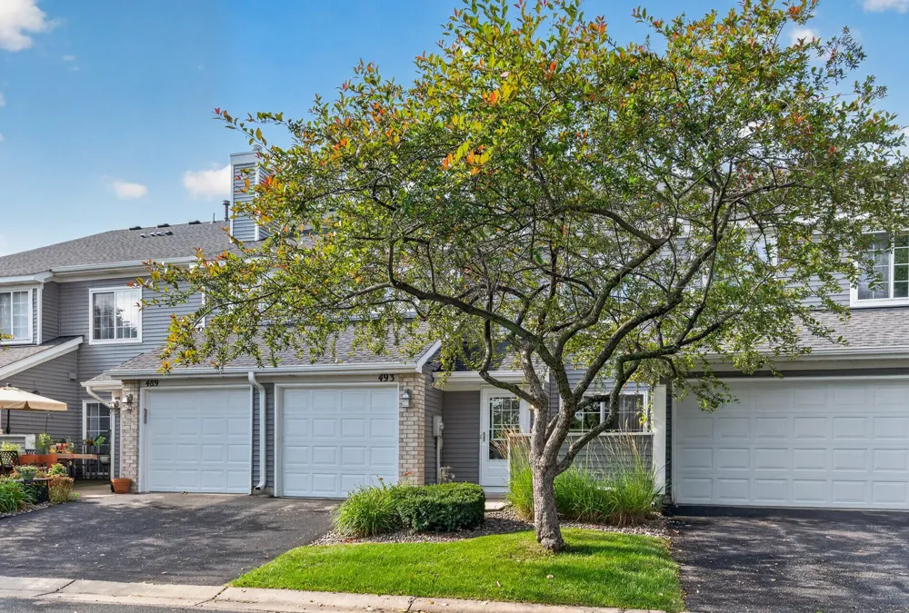 493 Marshland Trail Chanhassen, MN 55317