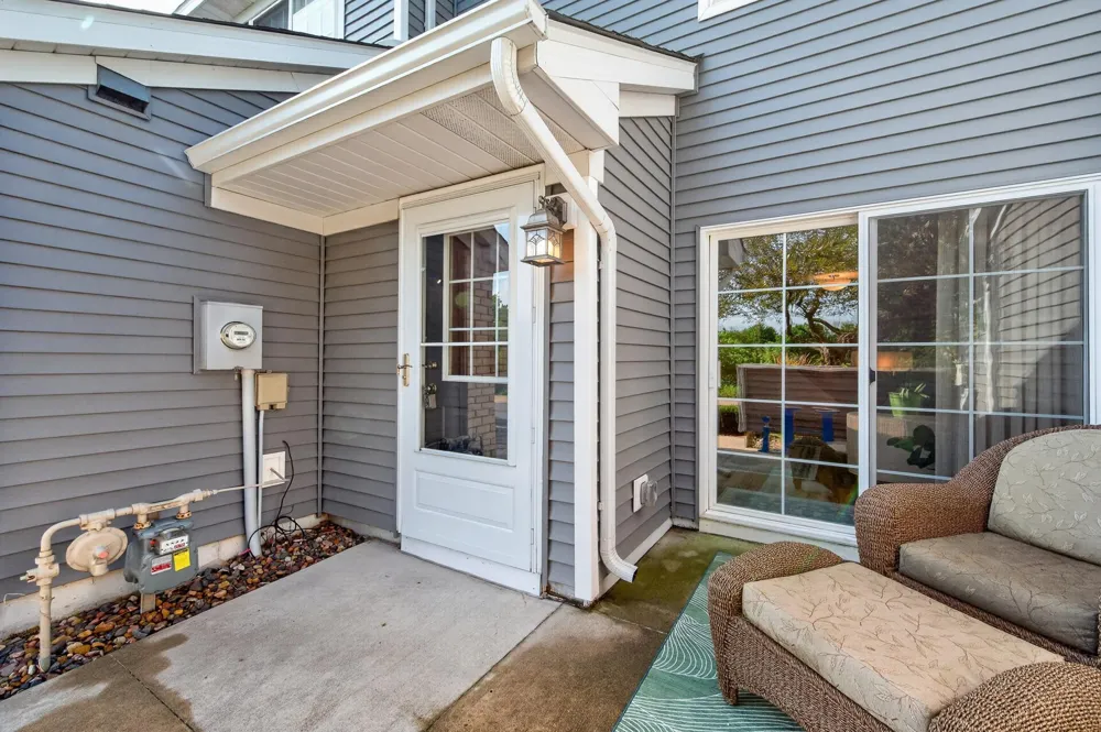 493 Marshland Trail Chanhassen, MN 55317