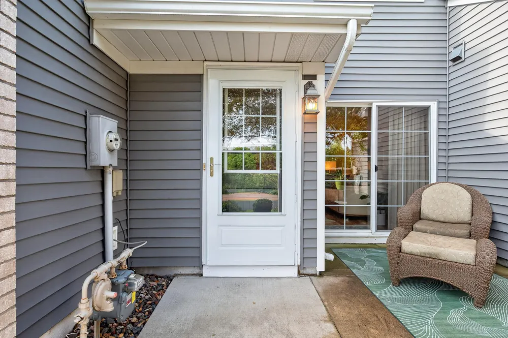 493 Marshland Trail Chanhassen, MN 55317