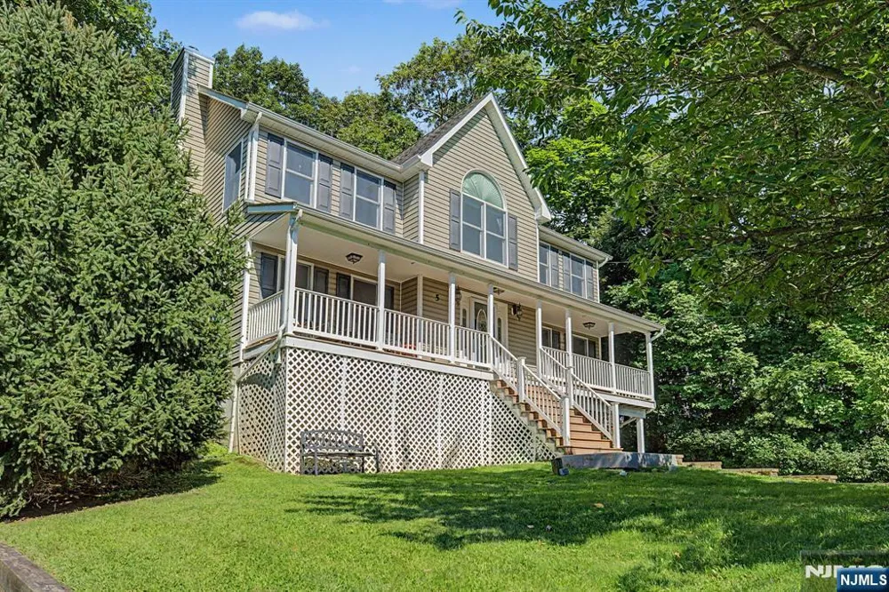5 Valhalla Way Rockaway Township, NJ 07866