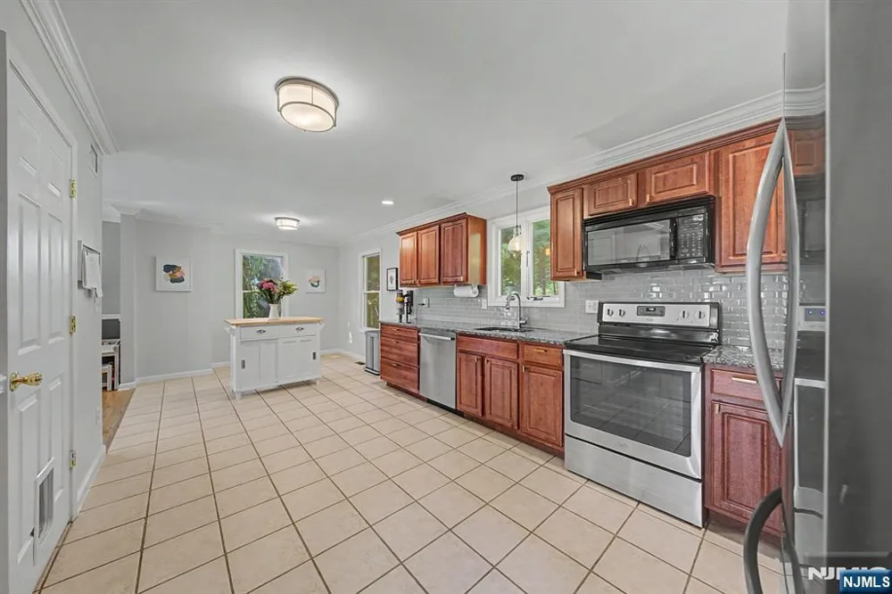 5 Valhalla Way Rockaway Township, NJ 07866